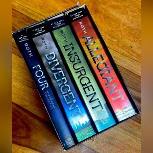 The Divergent Series by Veron Roth